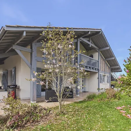 Jolie Maison Familiale Avec Jardin Pour 6 Tatil Evi