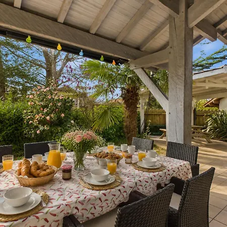 Hébergement de vacances Jolie Maison Familiale Avec Jardin Pour 6 *